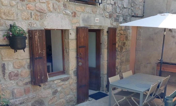 Saint-Julien-Labrousse House | Cosy cottage "La Grange
