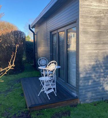 Shalford House | Cosy Countryside Cabin