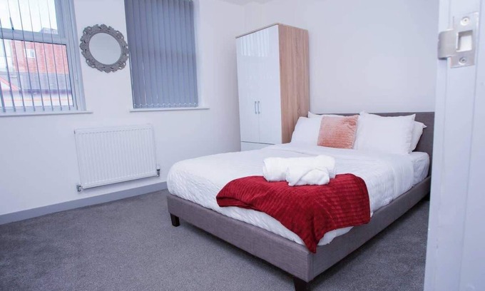 Woodlands Apartment | Cosy Executive City Apartment 2