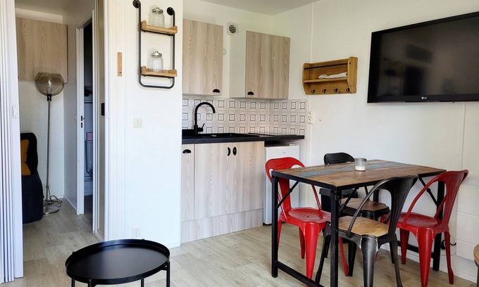 Merville-Franceville-Plage Apartment | Cosy seaside apartment