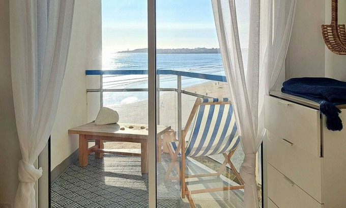 Bourgenay Apartment | "Cosy Beach" Feet in the water, 2 bedrooms with balcony-terrace Sea & Wild Coast π