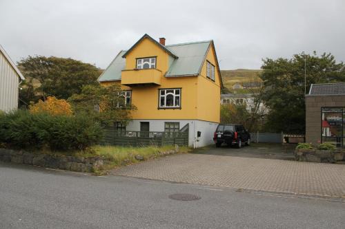 Sandavagur House | Cosy Guesthouse anno 1936