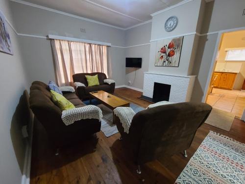Blue Crane Route House | Cosy Guesthouse In Cookhouse - Near Somerset East