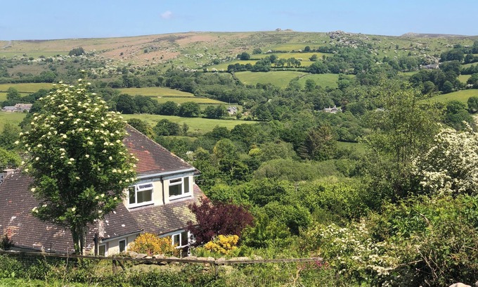 Newton Abbot Cottage | Cosy holiday cottage in the National Park with stunning views and new kitchen.