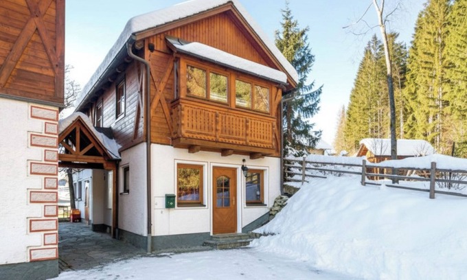 Mariapfarr House | Cosy holiday home with terrace near the slopes