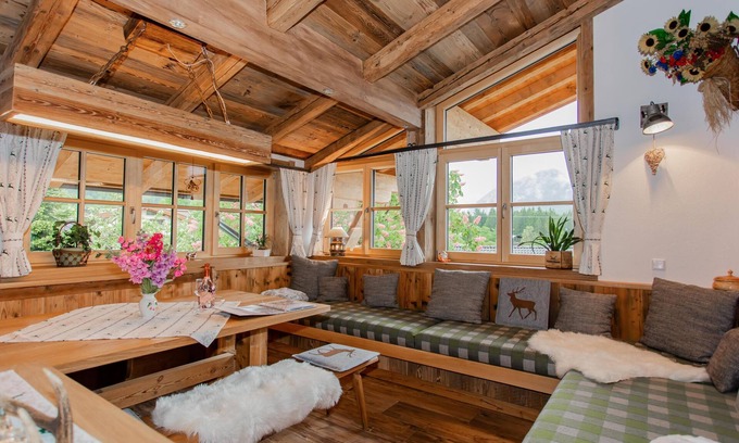 Lofer Apartment | Cosy holiday home with lift near ski lift