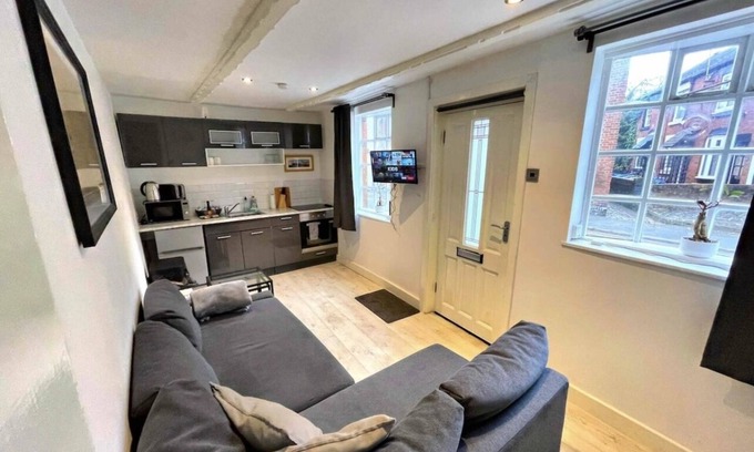 Leek House | Cosy House Near The Peak District