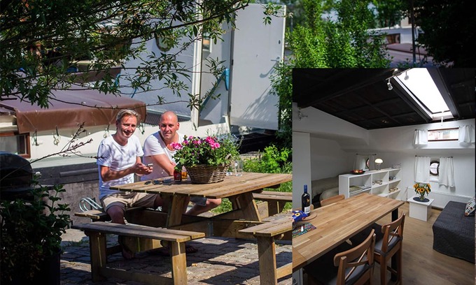 Nieuwmarkt en Lastage Boat Rental | Cosy houseboat studio in the old city center
