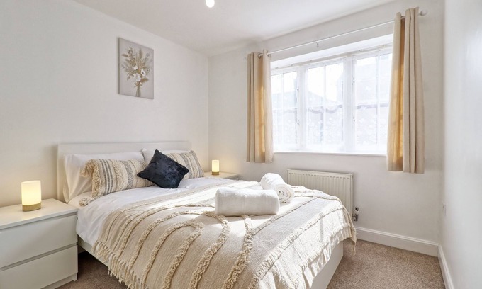 Colchester Apartment | Cosy, peaceful, stylish 2 bedroom flat which a home away from home.