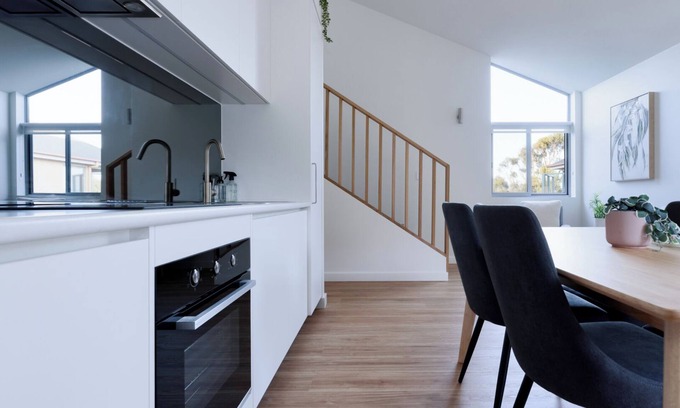 Riverside Apartment | Cosy Riverside Escape with River Views