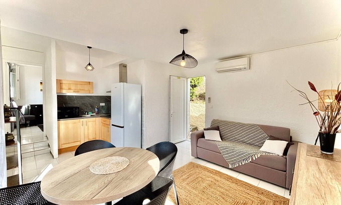 Sari-Solenzara Villa | Cosy sea view villa with pool, gym, and beach 800 meters away