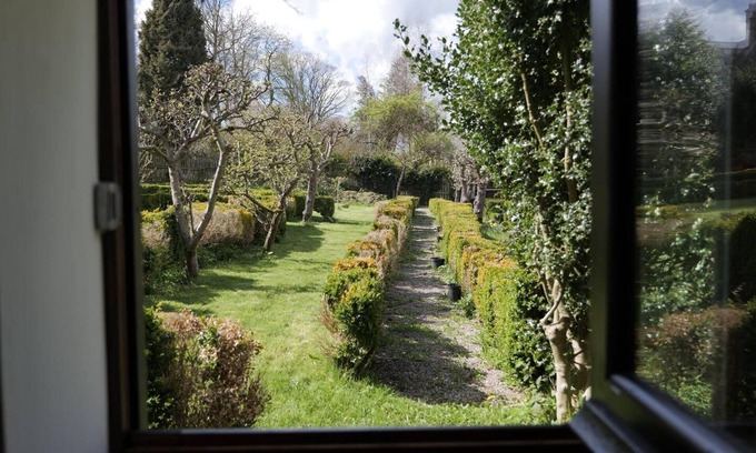 Ryton Cottage | Cosy Secret Cottage in a Beautiful Walled Garden