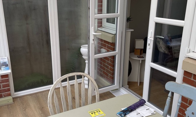 Poole House | Cosy ,spacious town house near to Quay and beaches .nPet friendly