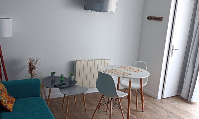 Saint-Etienne-des-Hautes-Terres House | Cosy studio house