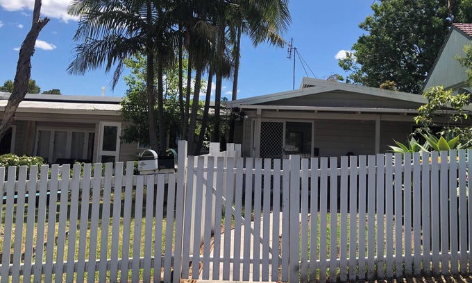 Keiraville Apartment | Cosy Studio Stroll to Keiraville Village and UoW