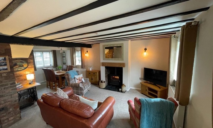 Stone Cottage | Cosy two bedroom cottage with log fire in the beautiful village of Swynnerton.