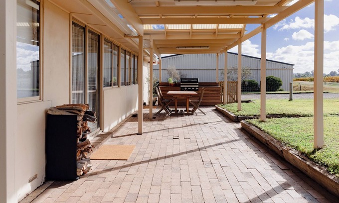 McLaren Flat Other | Cosy vineyard cottage overlooking the vines in McLaren Flat, Fleurieu Peninsular
