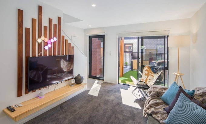 Lower Hutt House | Cosy Wellington Escape | Near Taita Train Station