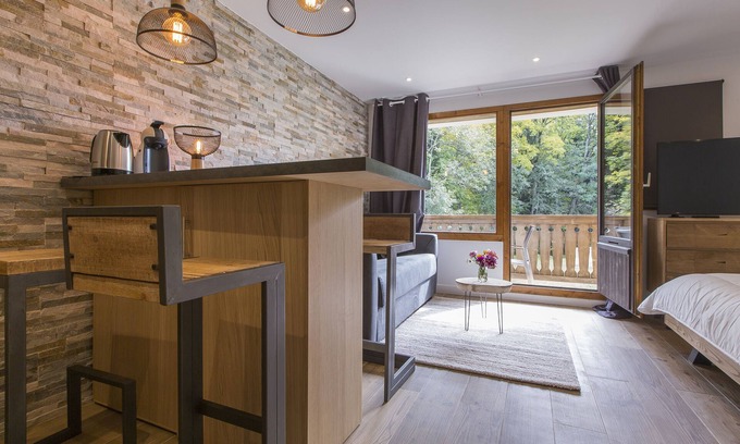 Demi-Quartier Apartment | Cosy with balcony & Near the Slopes! #CA12