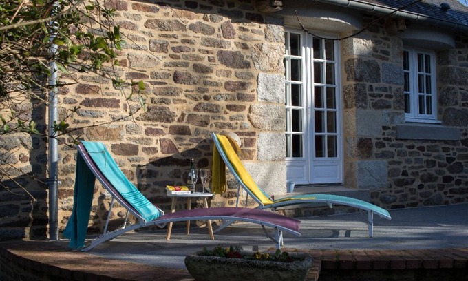 Lanvallay House | Coté Rance, charming country house