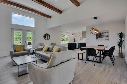 Petite-Riviere-Saint-Francois Apartment | Cottage Quebec - La Zeolite