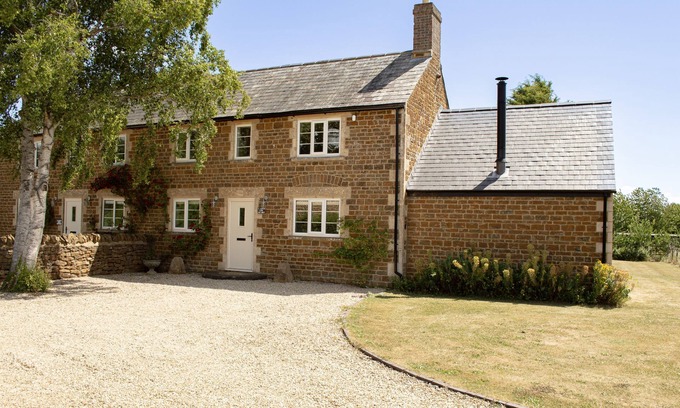 Hook Norton Cottage | Cotswold country cottage -2 Manor Farm
