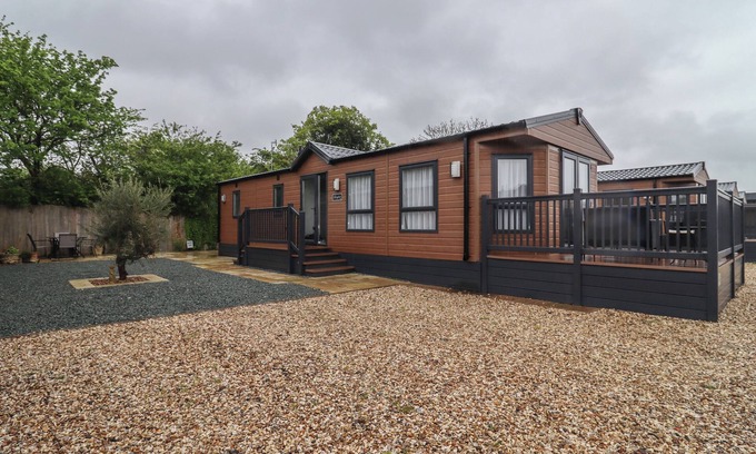 Evesham Cottage | COTSWOLD CWTCH, family friendly, with a garden in Evesham