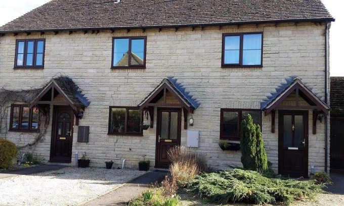 South Leigh House | Cotswold Retreat, Children & Pets Welcome