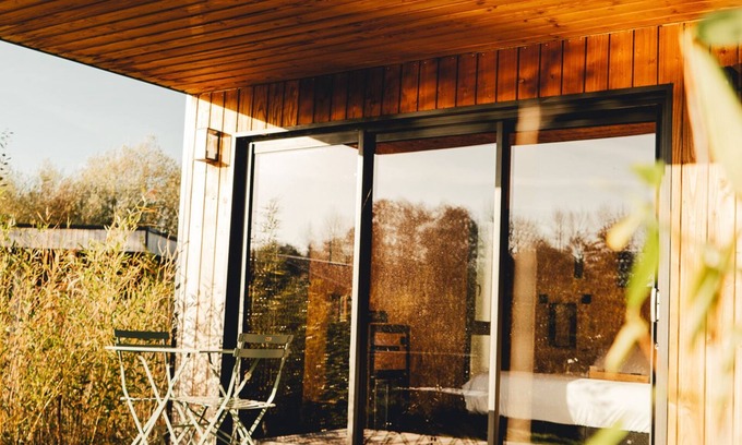 Saint-Quentin-en-Tourmont Apartment | Cottage by the water