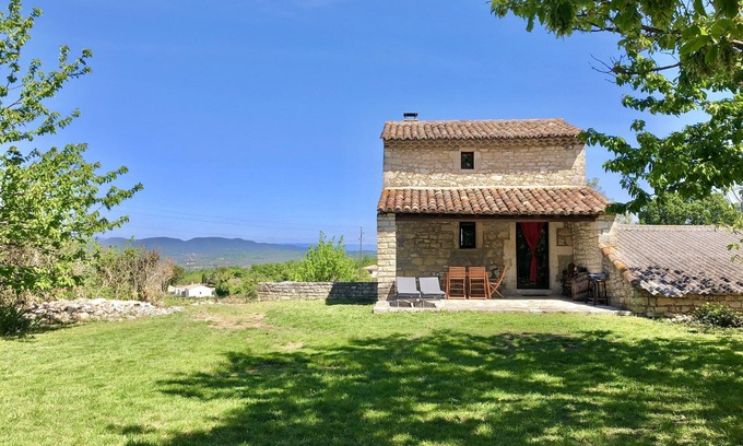 Saint-Privat-de-Champclos House | Cottage near Barjac