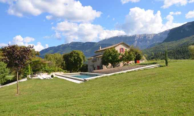 Saint-Vincent-sur-Jabron Other | Cottage classified 4 stars, old sheepfold tastefully renovated, heated pool