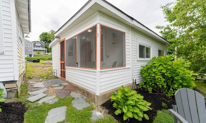 Weirs Beach Cabin | Cottage 3 Summary: Co