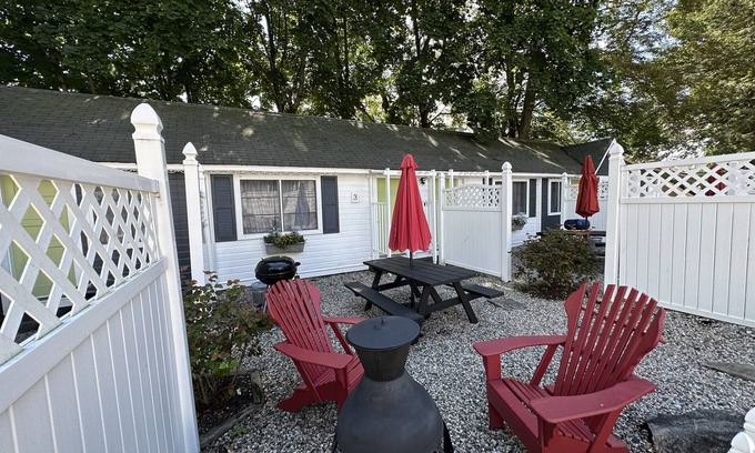 Wolfeboro Cottage | Cottage 3 - Year Round - Pet Friendly - 1 Bedroom/1 Bath