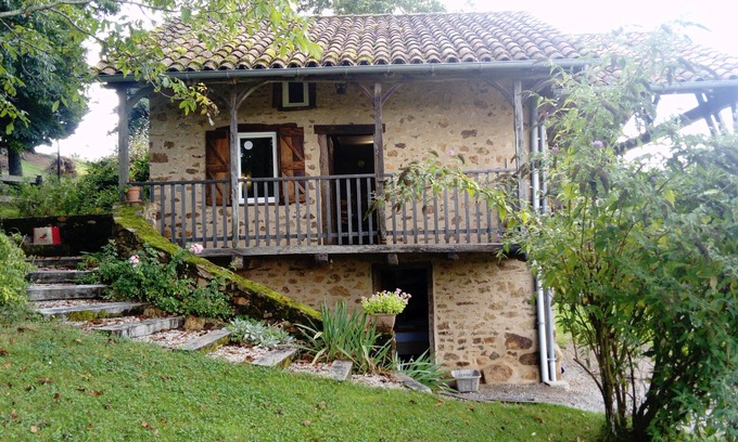 Prendeignes Cabin | Cottage 4 to 5 people in restored stone house and in a quiet location