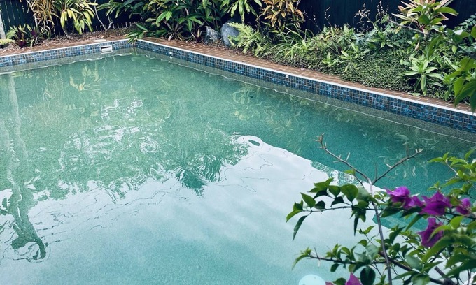 Yorkeys Knob House | Cottage at Holloways Beach, Cairns. Close to the city, airport and hospital.