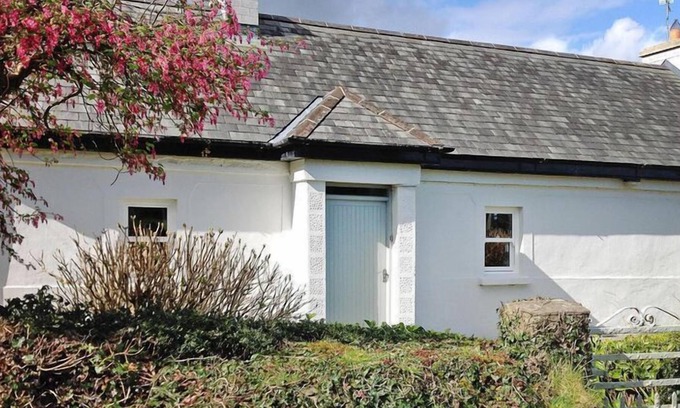 Garrykennedy House | Cottage, Castlelough