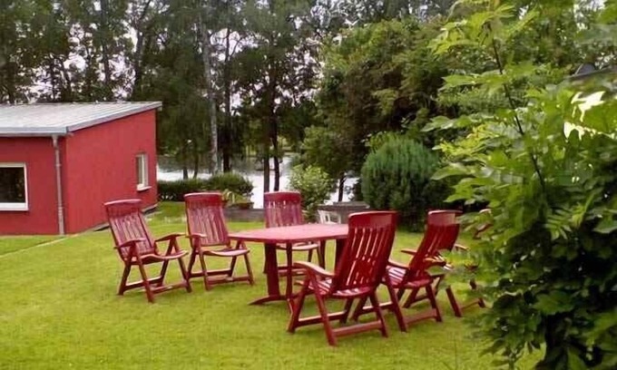 Wuthenow House | Cottage directly on the lake with boat to 6 pers., Many mushrooms, fishing area, swimming