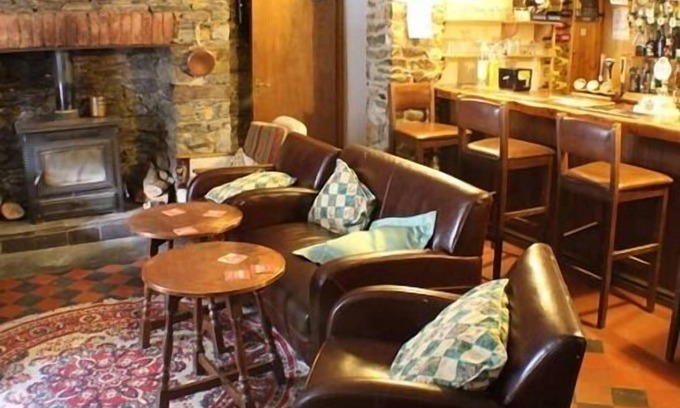 Cwmduad Cottage | Cottage-Dolau Self-catering-Ensuite