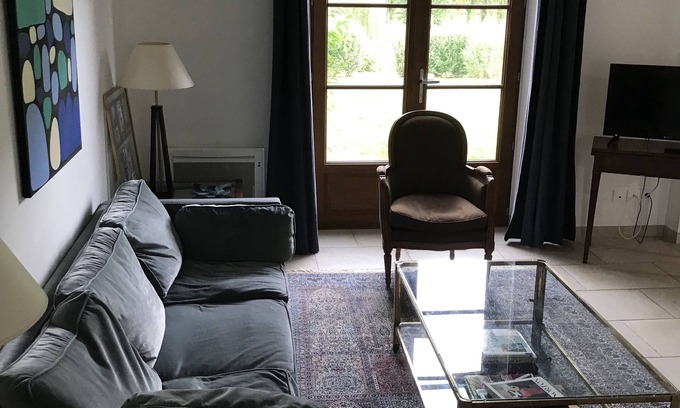 Les Marets House | Cottage in 8 ha park with lake, toys/swing set/ping pong . Paris 80km