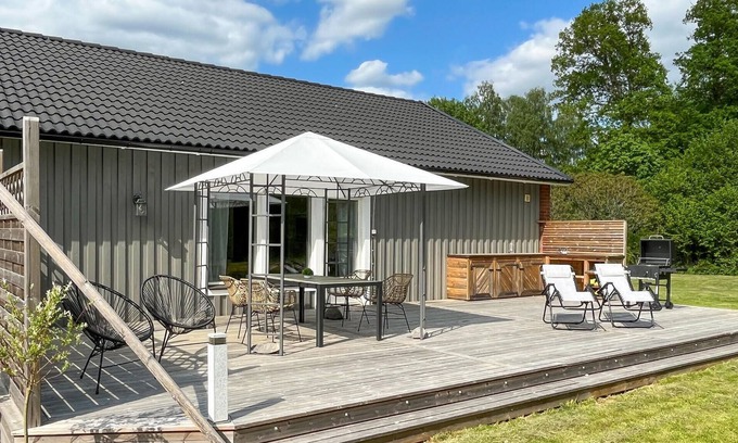 Brakne-Hoby House | Cottage in beautiful nature