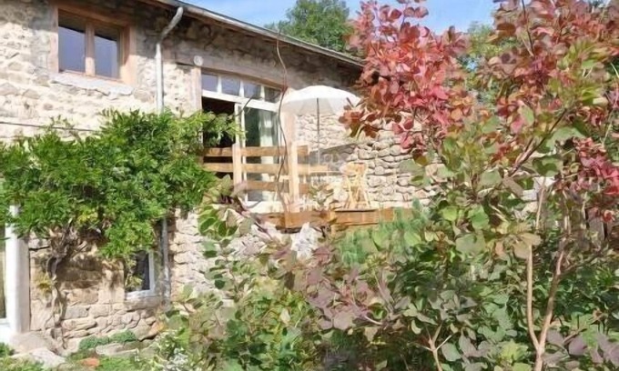 Monlet Cottage | Cottage in old farmhouse