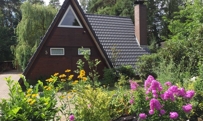 Ovelgoenne House | Cottage in the fairy forest at the edge of the Lüneburg Heath, Ovelgönne in Celle