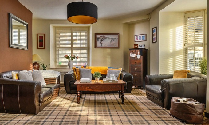 Tremadog Cottage | Cottage in Tremadog with Hot Tub & Beaches Nearby