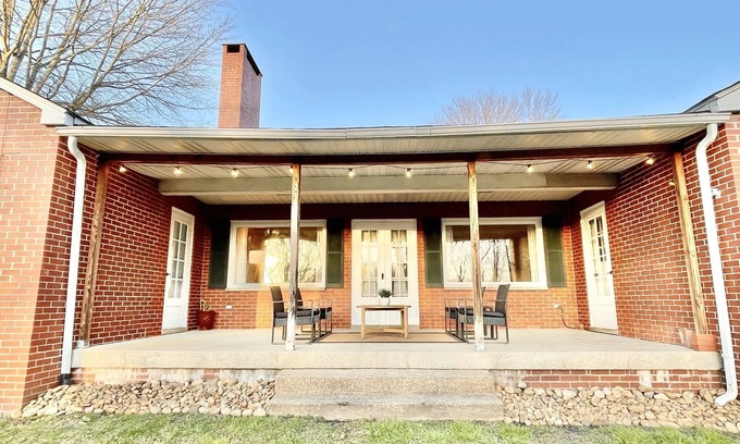 St Albans House | Cottage on College Hill - 4 Bedroom Private home