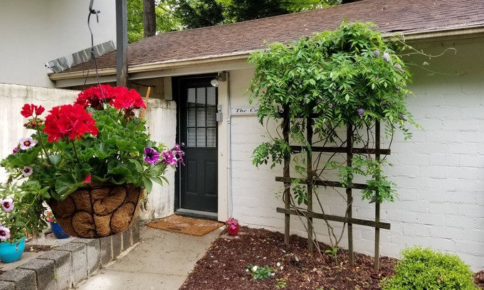 Clayton Apartment | Cottage on Hamby