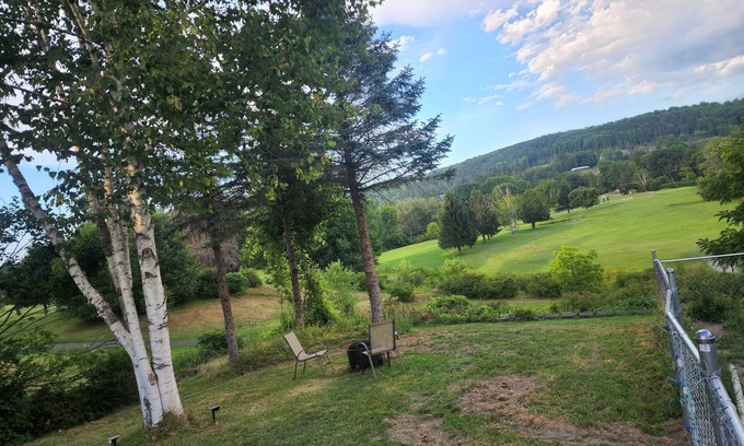 Oneonta Cottage | Cottage on the Country Club