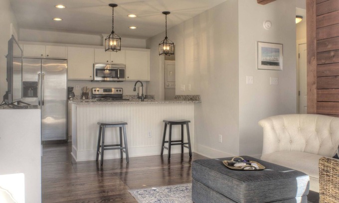 Midtown Cottage | Cottage on the park.