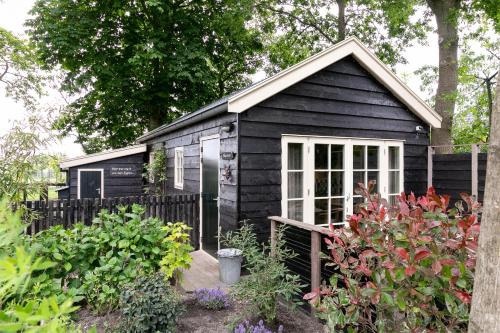 Oostwoud Ski Chalet | Cottage 'Onder de boompjes'