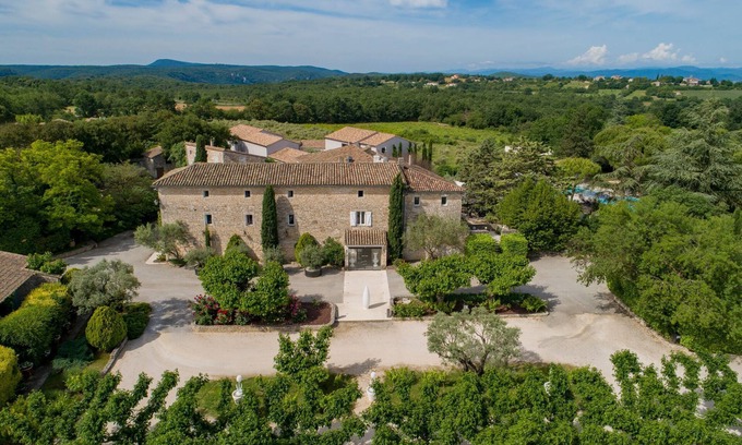 Saint-Privat-de-Champclos Apartment | Cottage rental in Barjac, between Ardèche & Provence-Swimming pool in the heart of the vineyards