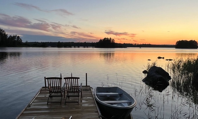 Varmland County Cottage | Cottage Sävviken by lake Ullvettern - Fishing Swimming Boating Trekking